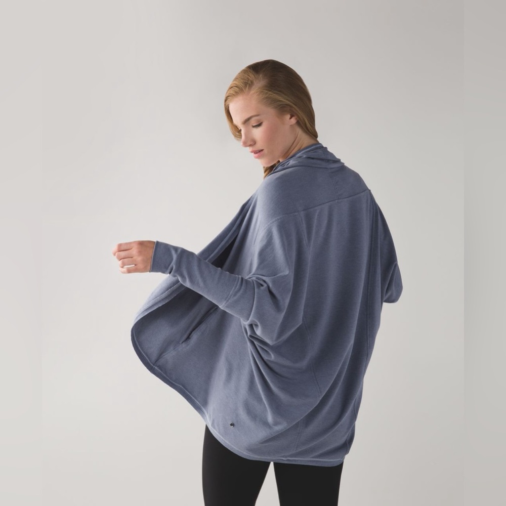 Lululemon To & Flow Wrap - Picture 2 of 6